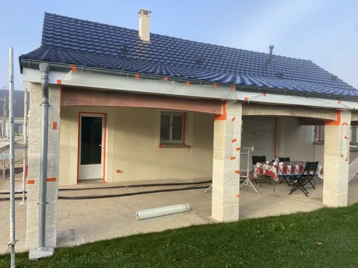 Façade et terrasse pendant les travaux